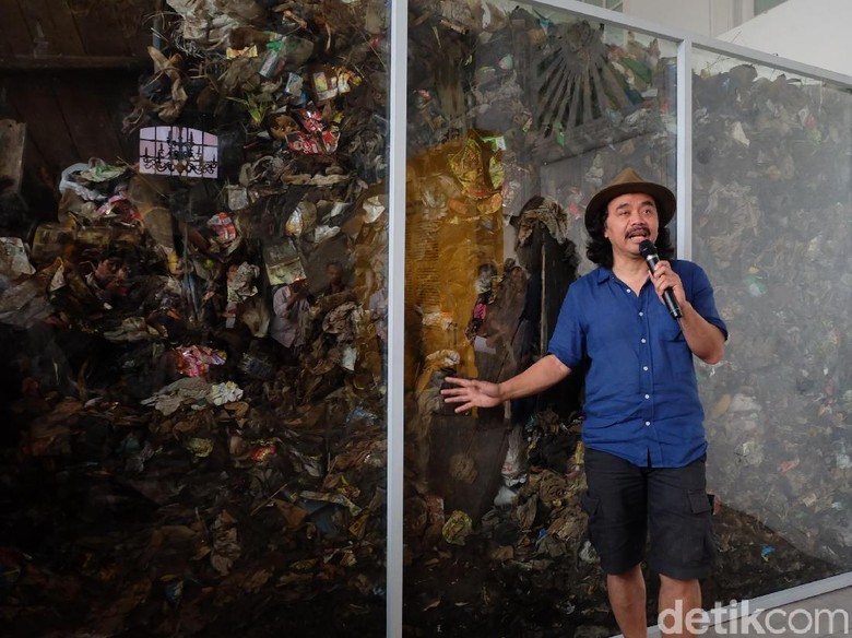 Tisna Sanjaya Ingin Bangun Ruang Kesenian Bersama di Bandung Tisna Sanjaya Ingin Bangun Ruang Kesenian Bersama di Bandung
