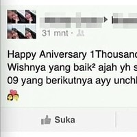 Mengungkapkan kebahagiaan saat hari jadi dengan pasangan di status Facebook menjadi hal yang biasa. Tapi ini maksudnya gimana ya?Foto: Istimewa