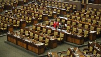 Revisi atas UU No 1/1962 itu di antaranya mengatur upaya pencegahan penyebaran penyakit yang berpotensi menimbulkan kedaruratan masyarakat yang bersifat luar biasa yang ditandai penyebaran penyakit menular.