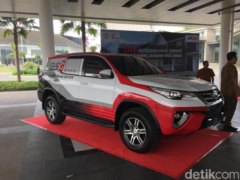 Toyota Fortuner Jadi Mobil Servis Auto2000 Foto: Dadan Kuswaraharja Toyota Fortuner Jadi Mobil Servis Auto2000 Foto: Dadan Kuswaraharja