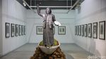 Melihat Pameran Tunggal Perupa Tisna Sanjaya