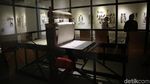 Melihat Pameran Tunggal Perupa Tisna Sanjaya