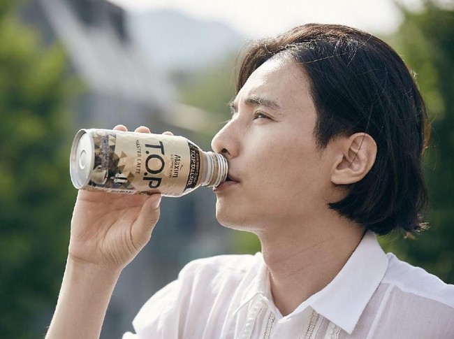 Koreaboo mencatat, Won Bin telah membintangi sekitar 40 iklan komersial sejak 2010. Bayarannya untuk satu iklan pun bernilai hingga miliaran rupiah. Foto: Istimewa