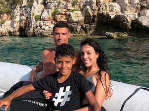 Mewah Nian Liburannya Cristiano Ronaldo