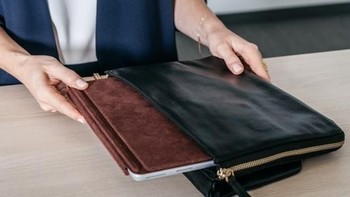 Ukurannya cukup kecil sehingga bisa dimasukan ke dalam tas. Foto: Wired