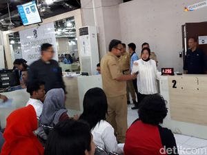 Ini Terobosan Risma Potong Antrean Cetak dan Rekam e-KTP