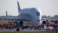 Sejak pertengahan 1990-an, Airbus akhirnya menggunakan pesawat yang disebut Beluga untuk mengangkut komponen pesawat yang akan diangkut tersebut. Istimewa/Airbus.