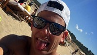 Sisi lain yang perlu traveler tahu dari Lucas Hernandez adalah dia sangat doyan main ke pantai. Lucas kerap memamerkan fotonya di pantai lewat Instagram (Instagram/@lucashernandez5)