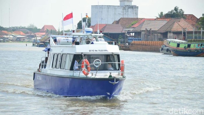 Bus Wisata Air di Sungai Musi