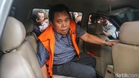 Kasus ini sendiri bermula dari operasi tangkap tangan (OTT) dugaan suap triwulan dari Kadis Pertanian dan Kadis Peternakan Jatim kepada Ketua Komisi B Provinsi Jatim M Basuki. Uang Rp 150 juta diamankan dari tangan anggota staf DPRD Jatim Rahman Agung di ruangan Komisi B. Diduga ini merupakan pembayaran triwulan kedua.
