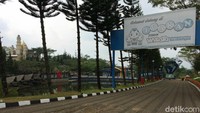 Dari tahun ke tahun wisatawan terus berkurang. Terlihat saat libur hari besar, tahun sebelumnya dari 3.000 wisatawan, tahun ini hanya 2.000. Upah untuk pegawai juga disubsidi dari Jakarta (Dadang Hermansyah/detikTravel)