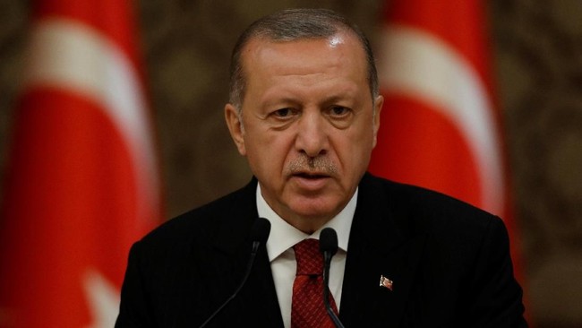 Cerita Erdogan Angkat Menantu Jadi Menteri yang Bikin Lira Rontok