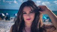 Caitlin Beadles pernah jatuh ke pelukan Justin Bieber pada tahun 2009 lalu. Namun kisah cinta mereka kandas. Foto: Dok. Instagram/caitlinbeadles