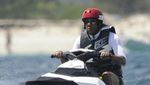 Meme Lucu Jay Z saat Main Jet Ski