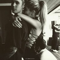 Baru sebentar menikah, namun Hailey dan Justin sudah pergi ke konsultan pernikahan. Mereka melakukan terapi pernikahan agar hubungan mereka bisa semakin baik. Masalahnya, pernikahan itu sanat sulit, ujar model yang kini ingin disebut sebagai Hailey Bieber itu.  Foto: Dok. Instagram