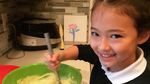 Cantiknya Ella Gross, Model Anak Keturunan Korea-Amerika yang Doyan Donat