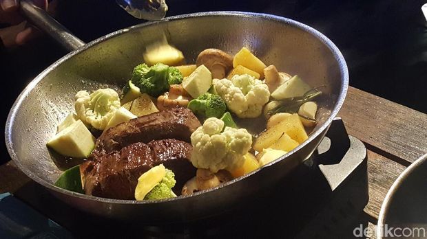 sauted tenderloin with vegetables sauted tenderloin with vegetables