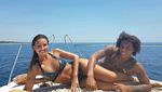 Foto: WAGs Belgia dan Pantai Cantik yang Dikunjunginya