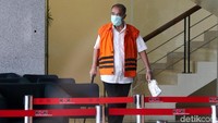 Uang tersebut diduga diminta Abu Bakar kepada sejumlah kepala dinas di wilayahnya dalam kurun waktu Januari hingga April 2018.