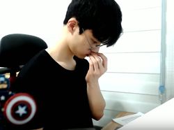 Sosok YouTuber Misterius & Pendiam yang Hebohkan Netizen