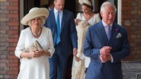 Pangeran Charles dan Camilla, Duchess of Cornwall terlihat hadir dalam perayaan pembaptisan Pangeran Louis. Dominic Lipinski - WPA Pool/Getty Images.
