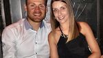 10 Momen Kiper Jago Belgia, Simon Mignolet Saat Makan Bareng Istri dan Fans