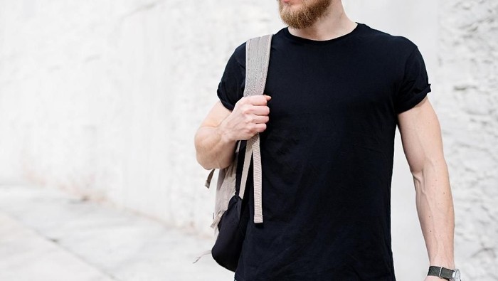 Dasi Hambat Aliran Darah ke Otak, Lebih Dianjurkan Kerja Pakai Kaos Saja