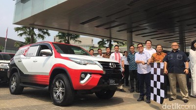 Toyota Fortuner Jadi Mobil Servis