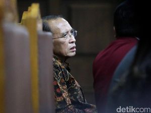 Kiswah Kakbah Laku Rp 450 Juta, Suryadharma Meradang