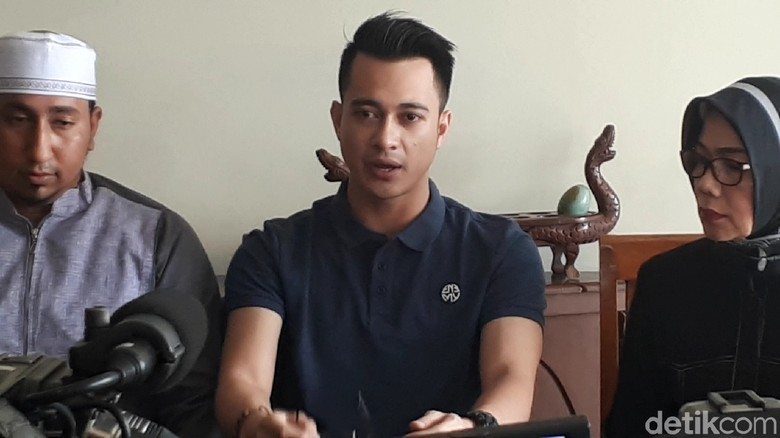 Ardina Rasti Hamil Anak Pertama, Eza Gionino Gagal Nikah Ardina Rasti Hamil Anak Pertama, Eza Gionino Gagal Nikah
