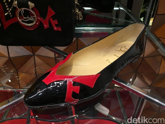 Sepatu Christian Louboutin. Foto: Daniel Ngantung/Wolipop Sepatu Christian Louboutin. Foto: Daniel Ngantung/Wolipop
