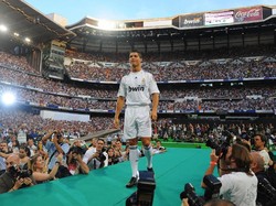 4. Cristiano Ronaldo - rekor transfernya pada tahun 2009 bertahan 4 tahun, 1 bulan, 26 hari. Foto: Denis Doyle/Getty Images