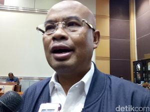 Enggan Salahkan Ketua BEM SI, Desmond Bicara Era Orba-Penguasa Kasar