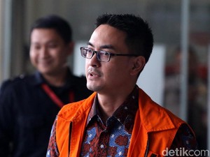 Dari Lintas Fraksi, Mereka Ini yang Terima Duit Ketok Palu Zumi Zola