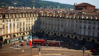 Kota Turin punya banyak alun-alun alias Piazza. Salah satu yang paling terkenal adalah Piazza Castello karena letaknya pas di jantung Kota Turin (Instagram/@turismotorino)  