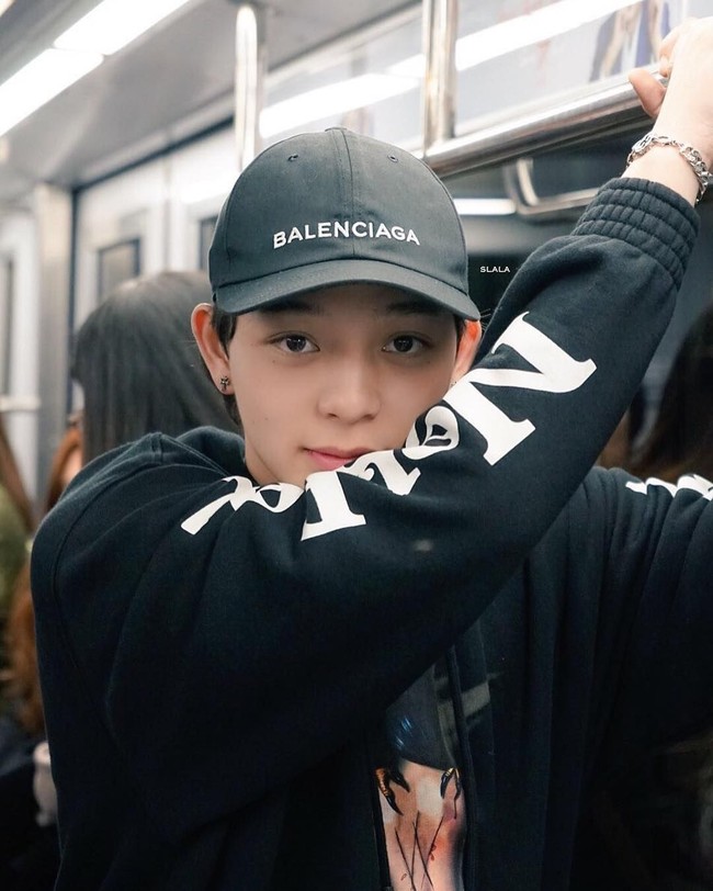  Penampilan Suradet ini pun tak hanya memesona wanita Thailand tetapi juga wanita Indonesia. Gemes nggak sih. Ingin nyulik bawa balik. Karungin aja apa ya, komentar netizen @luluhanin di postingan Instagram Suradet. Foto: dok. Instagram @bbasjtr