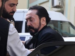Harun Yahya: Anti-Teori Evolusi, Pernah Dijebloskan ke RSJ