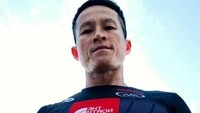 Dalam misi penyelamatan yang berlangsung sejak akhir Juni, Saman bertugas mengantarkan tabung oksigen ke dalam gua, tepatnya ke lokasi remaja itu terjebak. Dia merupakan salah satu dari 80 personel SEAL Angkatan Laut Thailand yang terlibat misi ini. Foto: Supplied/stuff.co.nz