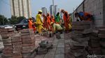 Trotoar di Depan Wisma Atlet Kemayoran Diperbaiki