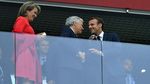 Selebrasi Macron di Samping Raja Belgia saat Prancis Cetak Gol