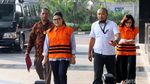 Pemeriksaan Perdana Rinawati dan Rooslynda Pasca Ditahan KPK