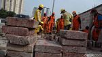Trotoar di Depan Wisma Atlet Kemayoran Diperbaiki