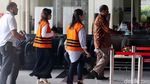Pemeriksaan Perdana Rinawati dan Rooslynda Pasca Ditahan KPK