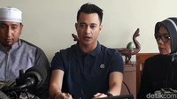 Eza meminta maaf karena meninggalkan rumah.