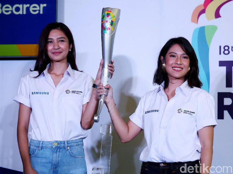 Dian Sastro dan Mikha Tambayong Siap Bawa Obor Asian Games 2018