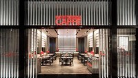 Kalau ke Dubai, jangan lupa mampir ke Empoiro Armani Caffe. Coffee shop ini terletak di mall terkenal di Dubai. Kafe ini menyajikan kopi lezat lengkap dengan interior yang mewah. Foto: Istimewa