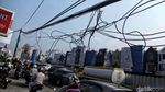 Kabel Menjulur ke Bawah, Ancam Pengendara