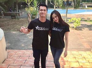 Teruntuk Ibunda, Eza Gionino Mohon dengan Air Mata untuk Restui Meiza