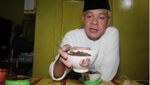 Aksi Ganjar Pranowo Saat Berburu Tengkleng hingga Ngulek Sambel