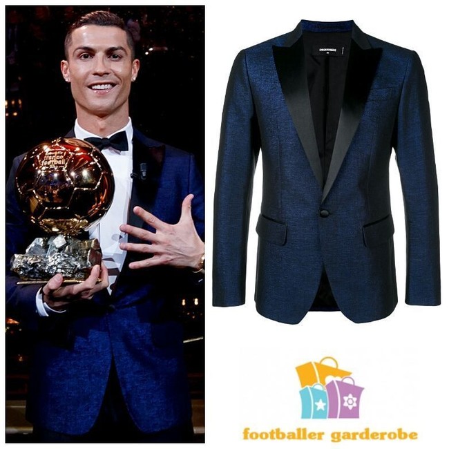 Tuxedo dari Dsquared2 menjadi pilihan Cristiano Ronaldo saat menerima penghargaan pesepakbola terbaik dunia Ballon d’Or 2013. Tuxedo biru satin yang dipakainya ini berharga US$ 1.860 atau sekitar Rp 26,7 juta. Foto: Instagram/footballergarderobe
